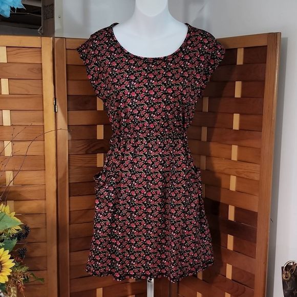 Forever 21 brand dress - Picture 1 of 12
